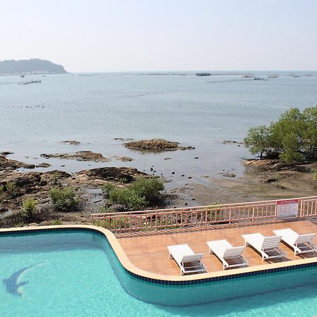Bai Bua Beach Resort Чонбури Экстерьер фото